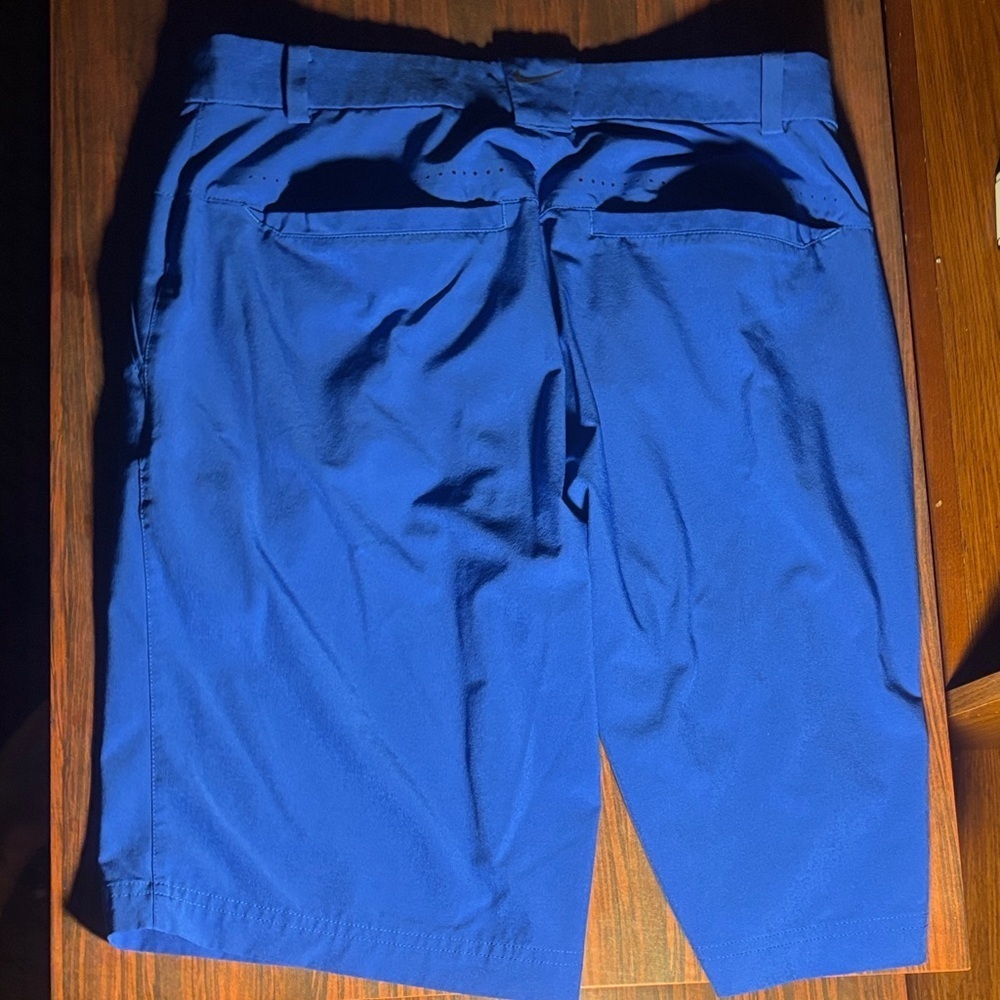 Nike Men's Vibrant Blue Golf Shorts - Picture 3 of 3